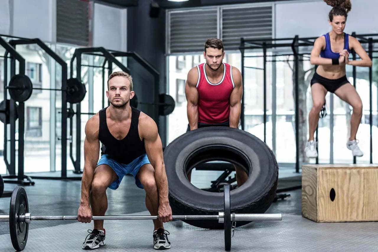 CrossFit: Co to jest? Czy to trening dla każdego? Odkryj prawdę!